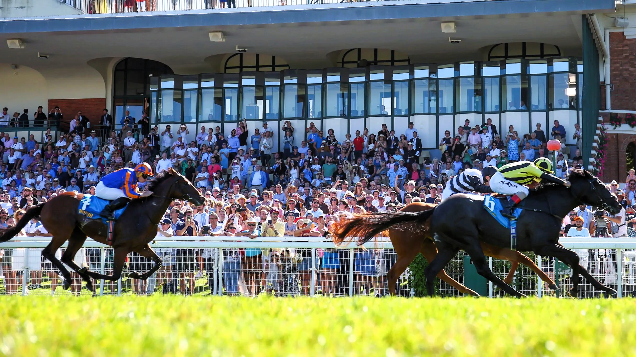 Pronostic PMU du dimanche 4 août 2024 avec base et tocard pour le Quinté du jour